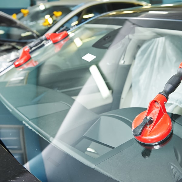 Auto glass service to contact when windshield is broken 